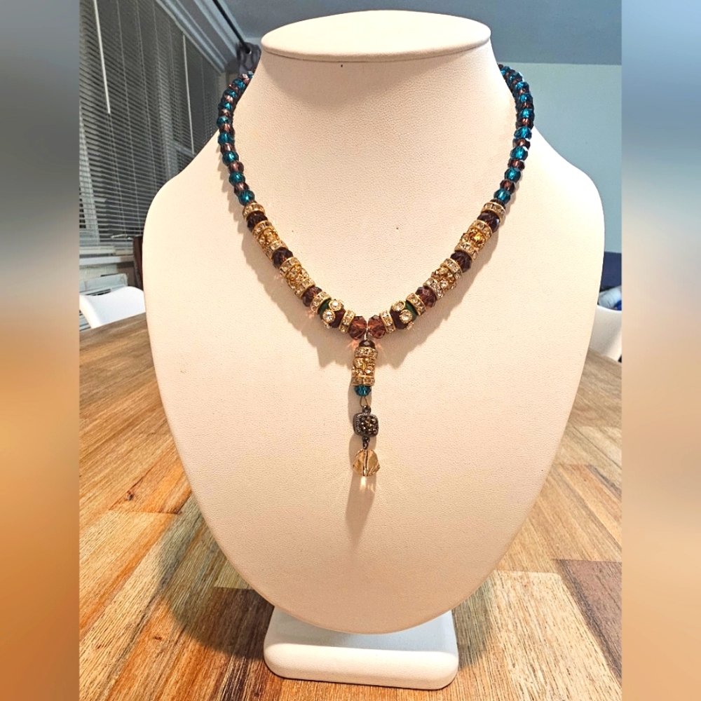 Vintage,Rare & One of a Kind High Quality Multigem Chocker Necklace.